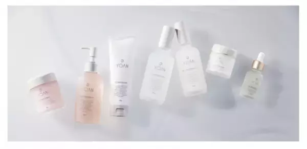 あのインフルエンサーがプロデュースした化粧品がついに発売