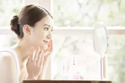 “塗るあぶらとり紙”と話題！「m.m.m(ムー)」がメイク下地“スキンスムーザー”の限定色「ミントグリーン」を発売