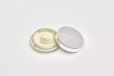 “塗るあぶらとり紙”と話題！「m.m.m(ムー)」がメイク下地“スキンスムーザー”の限定色「ミントグリーン」を発売