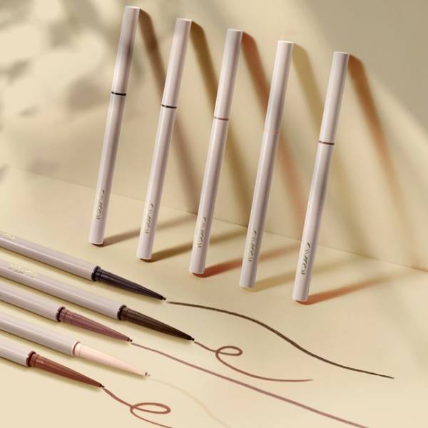秋のニュアンスメイクに！とろけるような描き心地の「エクセル」新作アイライナー