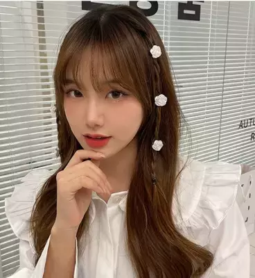 人気のヘアアクセで華やかに変身！ショートでもキマるアレンジスタイルを紹介