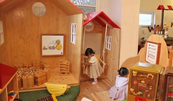 心地よい木育キッズスペースが子連れ出勤を後押し