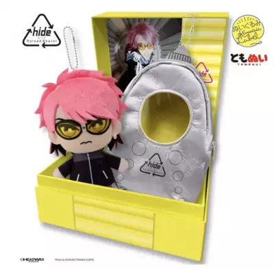 伝説のロックアーティスト“hide”のNEWアイテム 「ポーチ付きぬいぐるみ」と「ギターアクリルコレクション」 遂にプレミアムバンダイに登場！