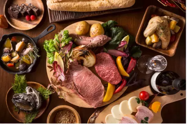 【山梨県】青く澄んだ「名水の里」でグランピング施設が開業