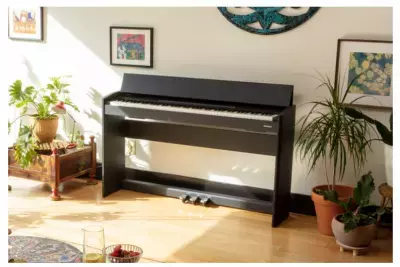 ローランドからスタイリッシュ&amp;クラシックなエントリークラスのデジタルピアノ2機種発売