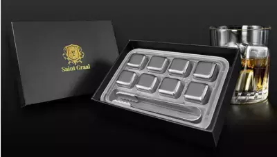 “男性用プレゼントの新定番に”10月より発売！ お酒を薄めずに冷やす「溶けない氷」タンブラーセット