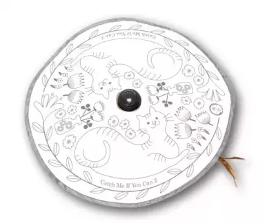 SNSで話題の猫用電動おもちゃ 「キャッチ・ミー・イフ・ユー・キャン2シリーズ」の 『猫のお庭柄』が2022年7月下旬に再度販売開始！ ～累計販売数41万個突破の猫壱No.1売上商品シリーズ～