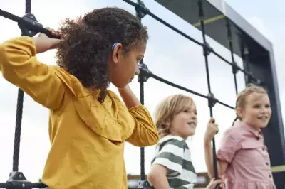 補聴器メーカー オーティコン、 子どもの聞こえセミナーをオンライン開催