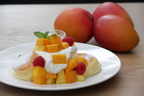 『幸せのパンケーキ』夏限定メニューを8月5日(金)に発売！ 完熟アップルマンゴーとパインのレモンカスタードパンケーキ