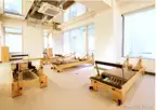 天井ミラーを設置したマシンピラティススタジオが目黒区に2店舗オープン
