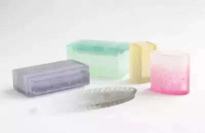 ガラス作家 汲田 日向子氏の展覧会を7月6日～31日 インセンスショップリスン京都・青山で同時開催