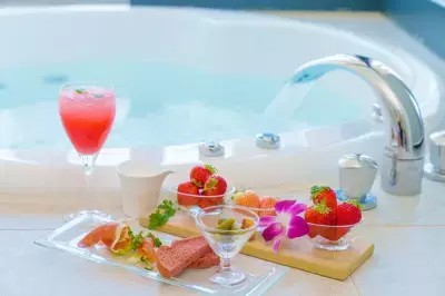 ≪ガーデンテラス福岡≫ 全ていちご尽くし！九州のいちごが一堂に集結する『苺一会』の体験「食べ比べ ～ アフタヌーンティー ～ 夕朝食」