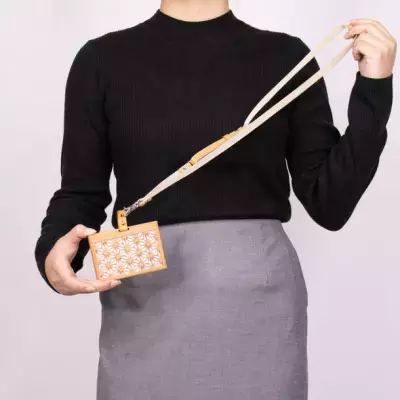 日本伝統の組子細工で製作した高級IDカードケース「Ichie」を発売！秋田県産ヤマザクラを使用