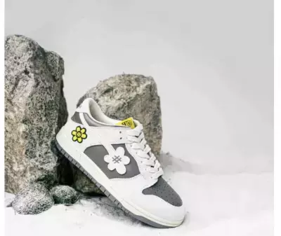 発売前から問い合わせが殺到！注目のスニーカー「SHROOM DUNK」2023年3月13日(月)に発売開始