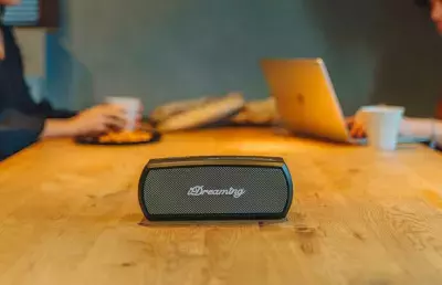 心と身体をリラックスさせる「バイノーラルビート」搭載！ 癒しの空間をつくり出す新感覚スピーカー 「iDREAMING(アイドリーミング)」を11月1日発売