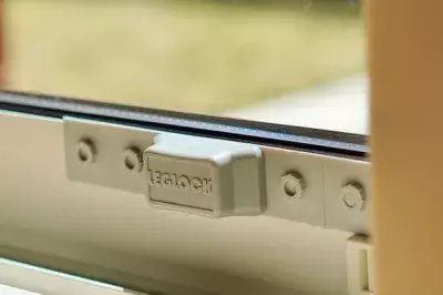 窓を開けて換気しながら施錠可能！廃プラから造った防犯二重ロック「LEGLOCK」の一般発売開始