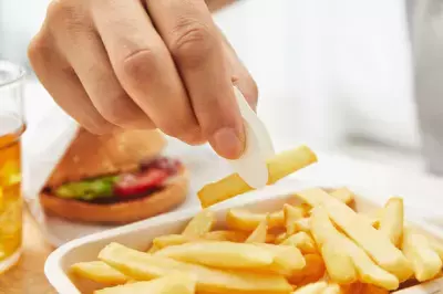 指を汚さずにお菓子などをつまめる「おるかみトング」を 無料提供するキャンペーン期間限定開催！