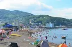 【海×温泉で大満足】伊東(静岡県)の海水浴場が海開き！ 2023年8月27日(日)まで開設予定