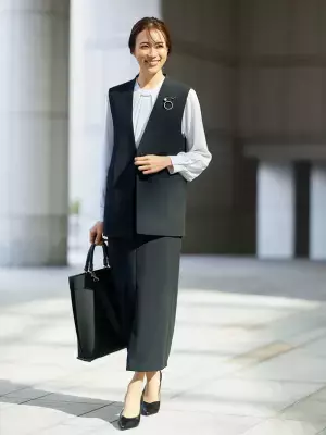 プラステ、卒入園からオフィスカジュアルまで着まわせる多彩なスタイルを公式オンラインストアで公開