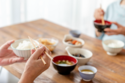 管理栄養士が教える「免疫アップにつながる食生活」どっちが正解!? Q&A