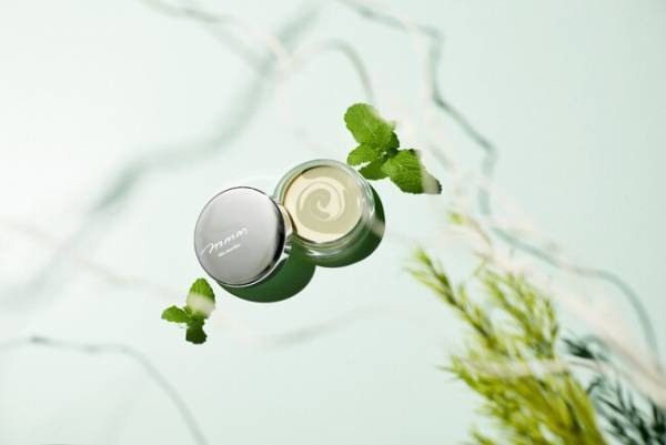 一瞬で毛穴レス陶器肌！「m.m.mスキンスムーザー モアスムース MG」限定発売