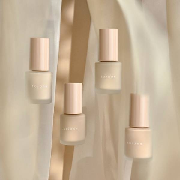 内から光とうるおいを感じる水ツヤ肌に！「to/one」の新作ベースメイク9月登場