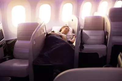 機内での快適な眠りにこだわったニュージーランド航空、エコノミーなのに横になれる席も！