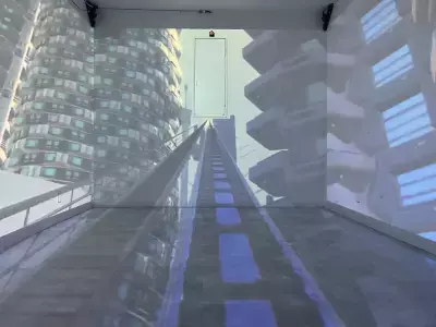 泊まれる仮想世界『Holy Planet』、 プロジェクションマッピングの ジェットコースター体験コンテンツを追加