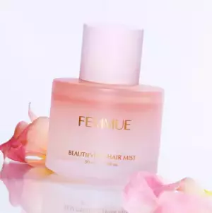 植物の恵みでうるおいを補給！「FEMMUE」限定ヘアミストが定番化