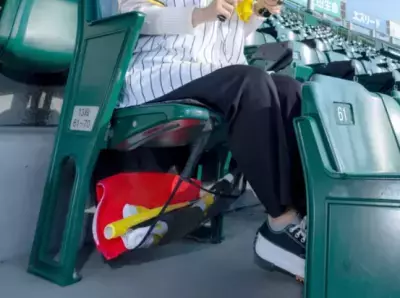 スポーツ観戦・ライブ会場の手荷物置き場の悩みを解決！「あしもとネット付きクッション」が累計販売数3万個突破
