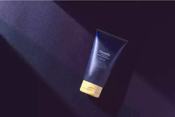 翌朝ツヤ髪を実感！「Glosstify」がサロン品質のナイトトリートメント発売