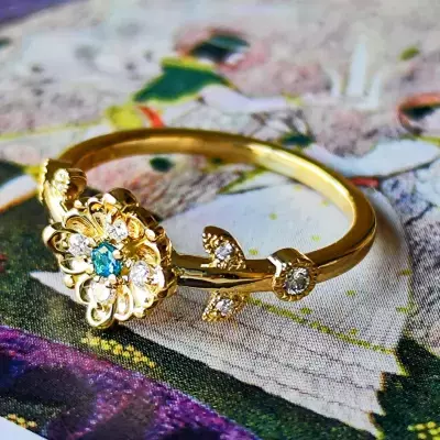 童話の世界を指先に！「親指姫」モチーフのMico宝飾店オリジナルリング発売