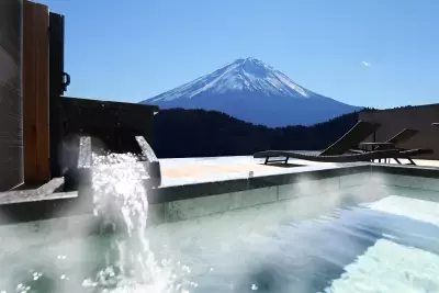 【1周年記念】天空の温泉ヴィラ紬 河口湖、2025年8月のご予約限定で山梨県産ハーフワインをプレゼント！
