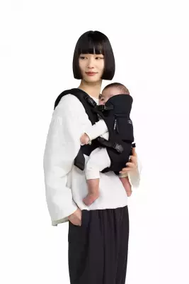 はじめて使うママ・パパでも簡単に装着できる日本製抱っこひも「Pittoresk BABY CARRIER FIRST」全国のアカチャンホンポで4月25日(金)より販売開始