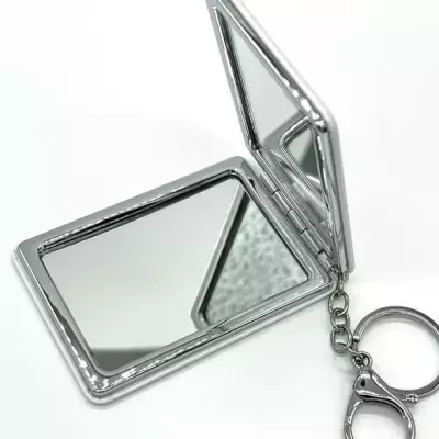 外出先で便利！オリジナル印刷対応「コンパクトミラーキーホルダー」を発売