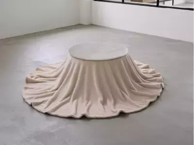 幅67cmのコンパクト設計！円形パーソナルこたつ「シロナ」「ニコロ」を2025年10月中旬に発売