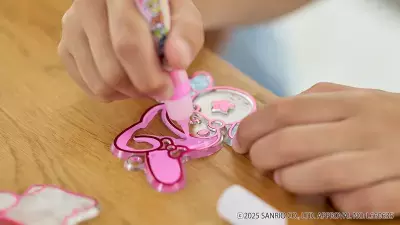 おうちで知育×アート体験！ステンドグラス風チャームが手軽に作れるキット「キラふる」シリーズ3商品が2025年11月上旬より順次発売