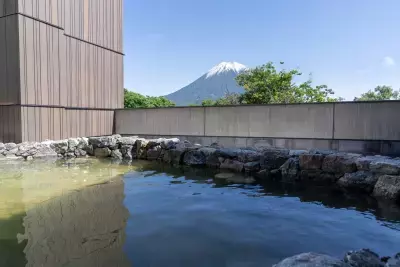 羊蹄山を望む絶景露天風呂とサウナを備えた「ゆころ温泉」2025年9月8日ニセコひらふにプレオープン！株式会社中山眞琴アーキテクツ設計による高級感あふれる公衆温泉が誕生