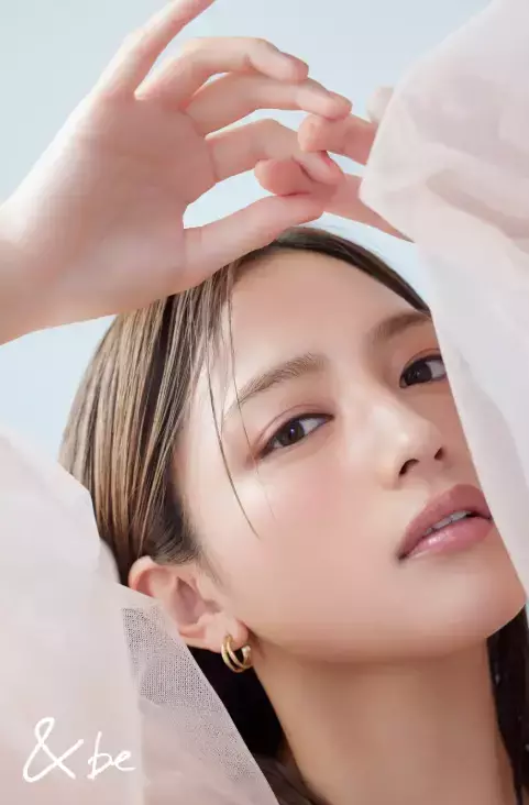 粉感レスで叶える上質なツヤ肌！「＆be」より光で操るハイライター3色新登場