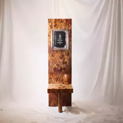 物質調律家・山崎タクマ　世界最大のデザイン展ミラノサローネに出展　モノと生命の境界を探る ― 自身を"モノ"として展示