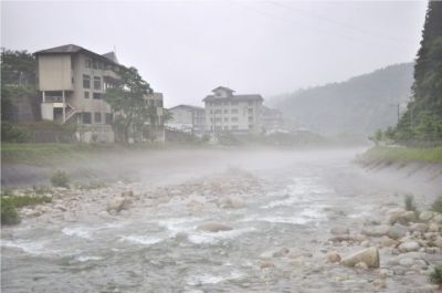 災害救助法が適用につき、保険各社が豪雨に対応
