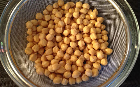 子どもにも大人にも好評！ひよこ豆の揚げ団子、ファラフェル