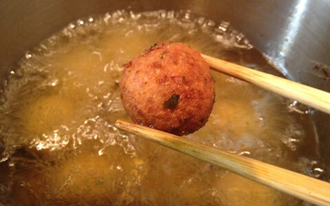 子どもにも大人にも好評！ひよこ豆の揚げ団子、ファラフェル