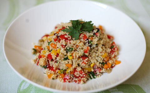 南米のスーパーフード、栄養満点のキヌアのサラダ
