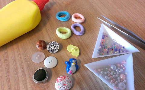 ボタンを活用！ 雨の日を楽しくする『手作り傘マーカー』