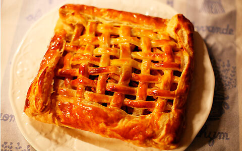 りんごを煮ずに作る簡単、美味しい、アップルパイ