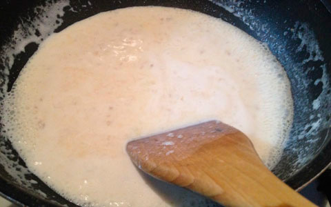 カルシウムたっぷり！ 残ったご飯で作る、おかかとしらすのさっぱり和風ドリア