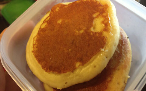 アレルギーっ子でも安心、小麦・牛乳不使用パンケーキ