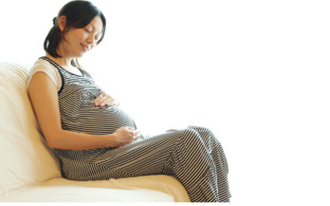 逆子も治っちゃう!?  妊娠中のカンタン『語りかけ胎教』