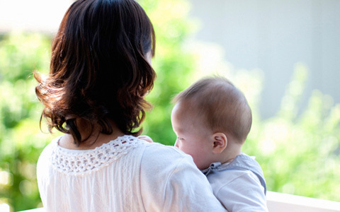 「断乳」「卒乳」を成功させるためのやり方！ ベストなタイミングと方法